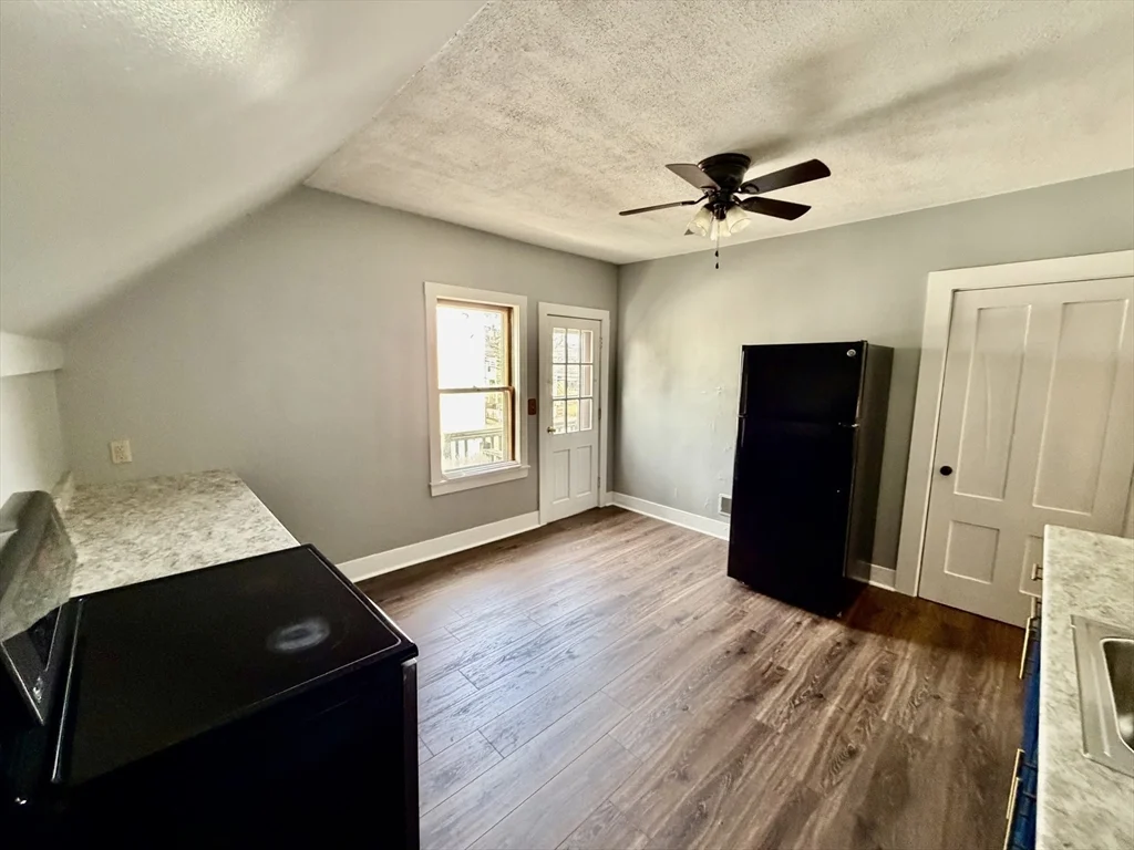 86 Maplewood Ave, Gloucester