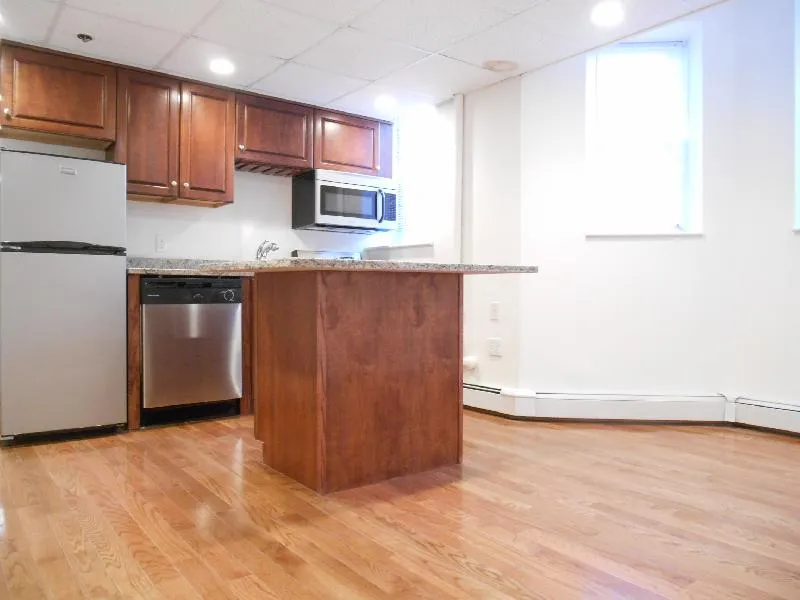 42 Strathmore Rd, Brighton