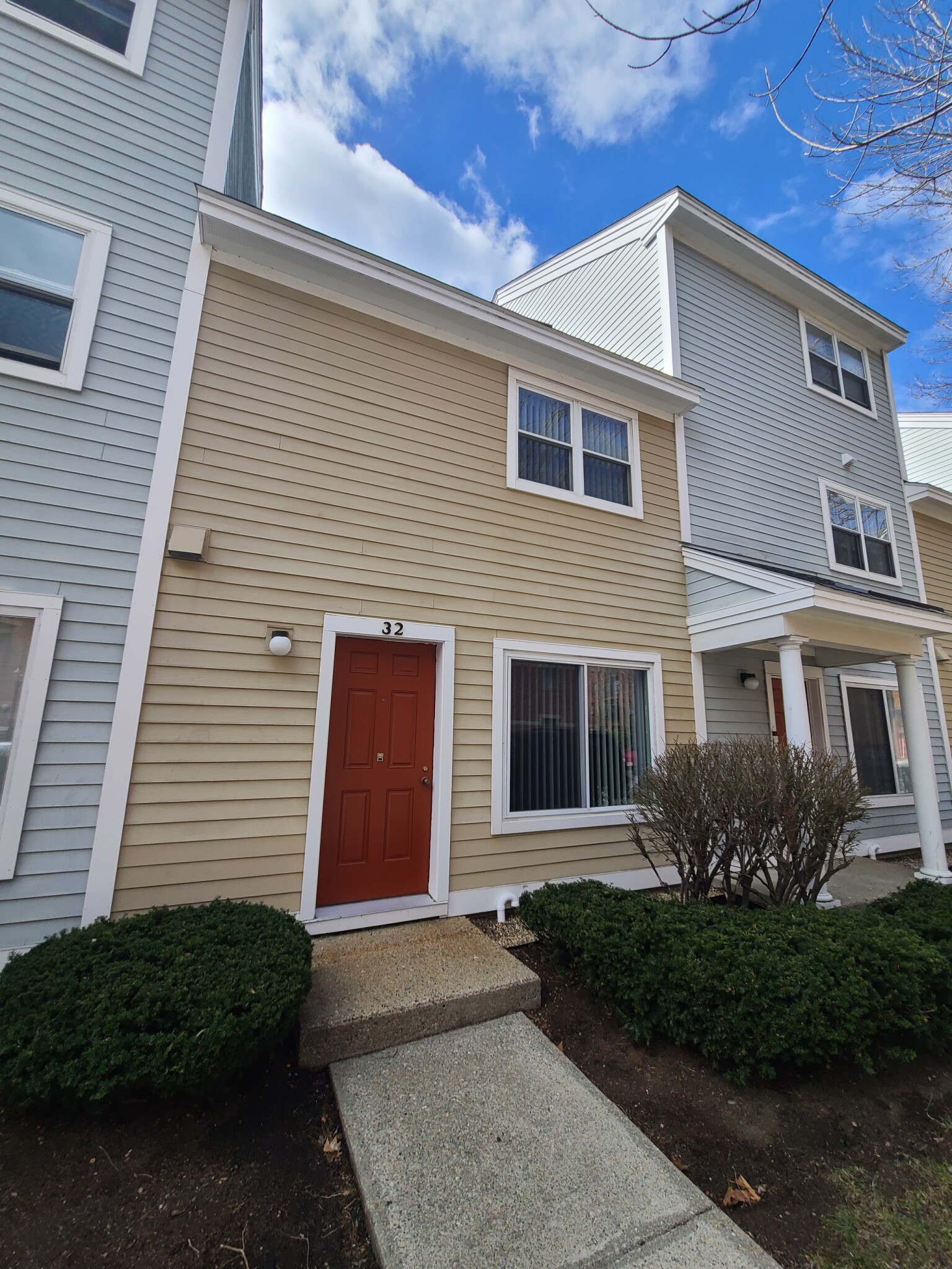 32 South Point Dr, Dorchester