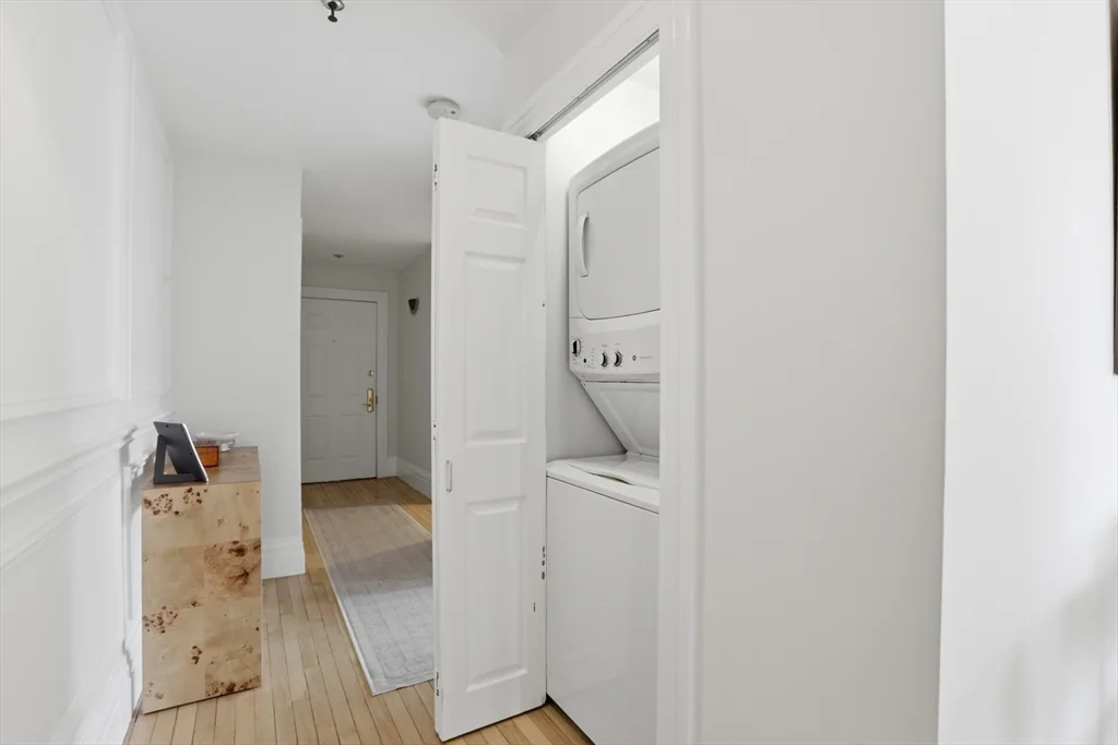 390 Commonwealth Ave, Back Bay