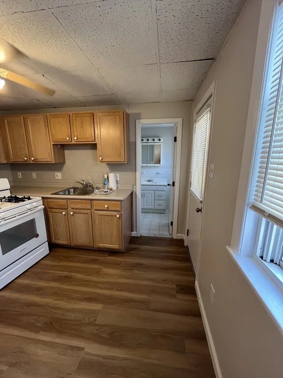 38 Everett St, Medford