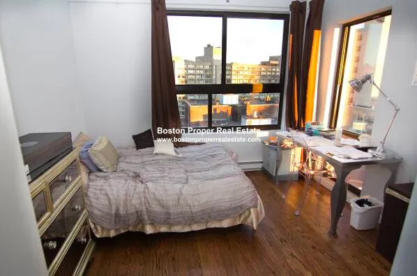 12 Stoneholm St, Fenway