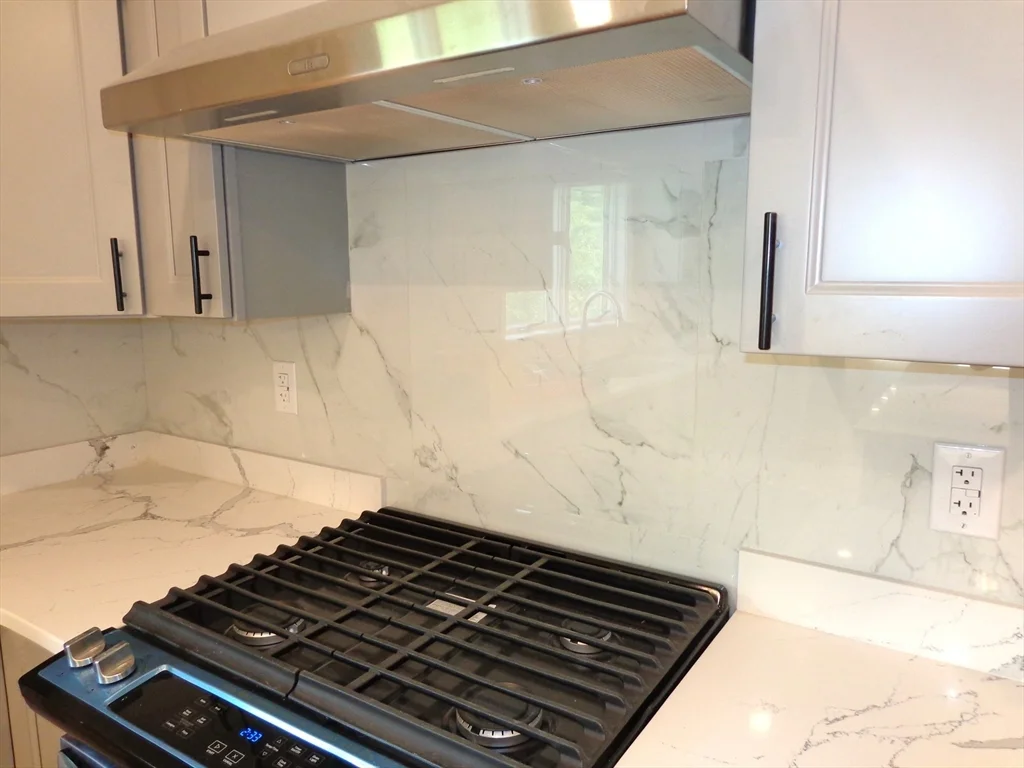 12 Park Pl, Arlington