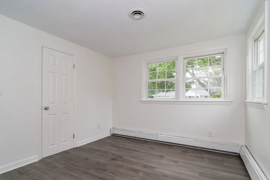 22 Wethersfield Rd, Natick