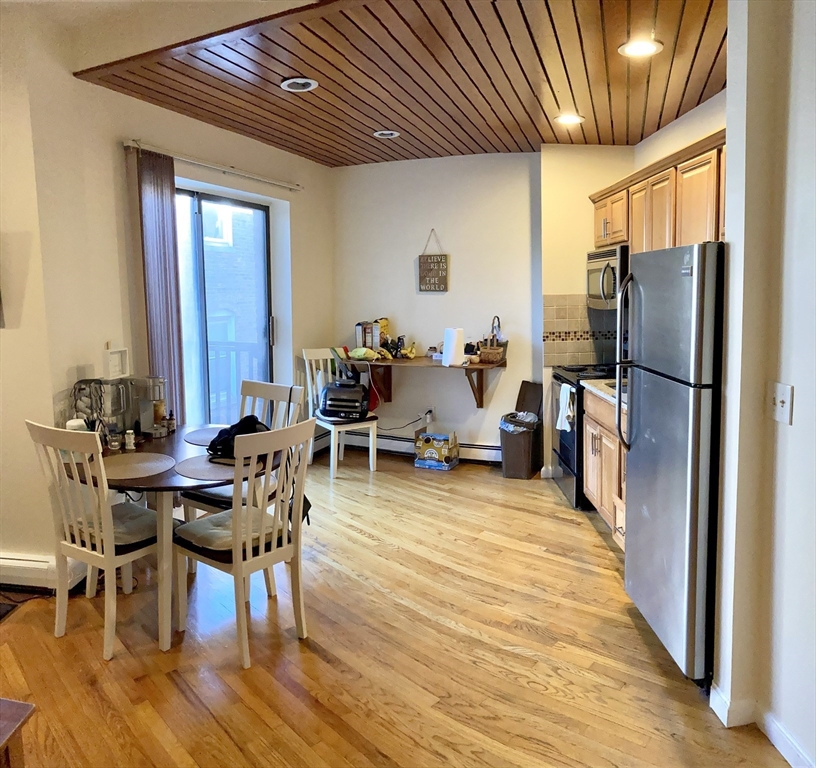 390 Riverway, Fenway