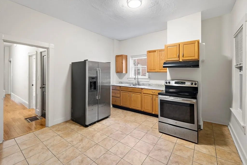 53 Copeland St, Roxbury