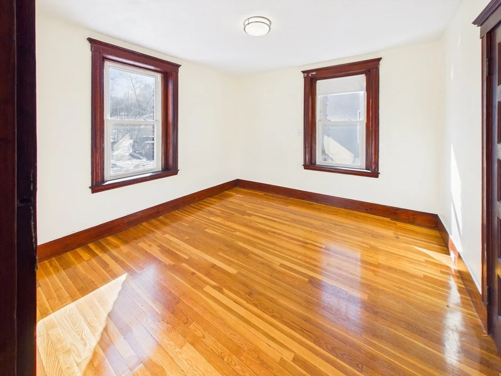 4 River St, East Dedham