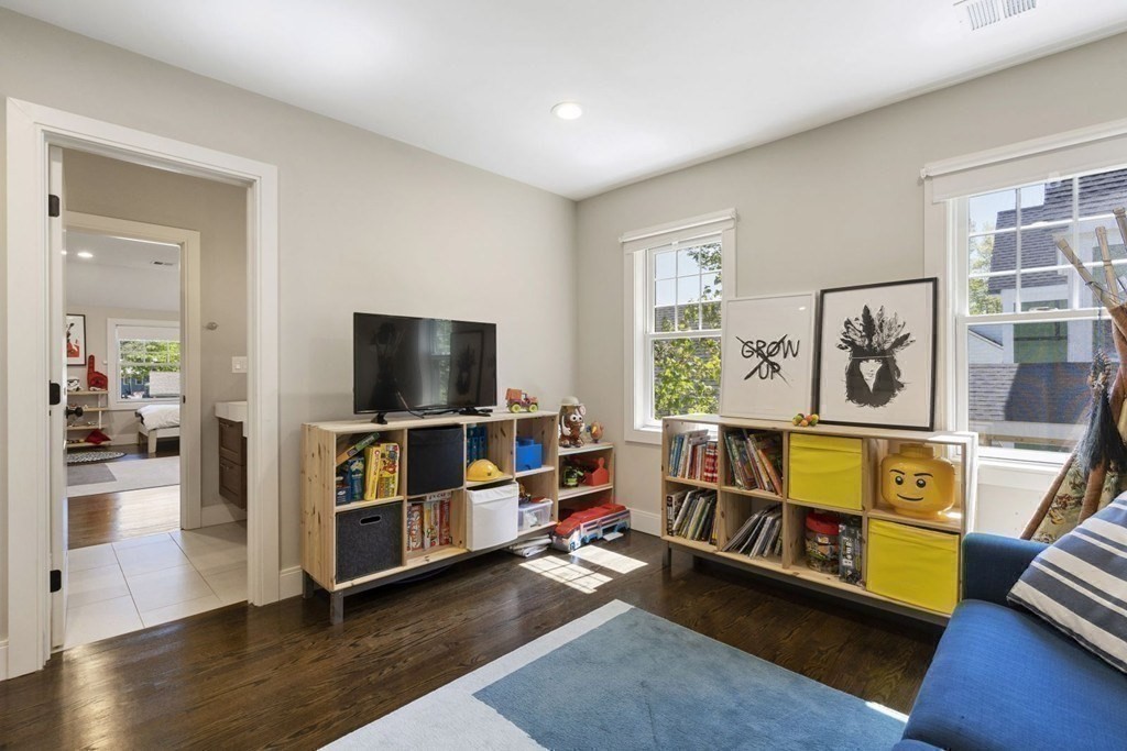 265 Jackson St, Newton