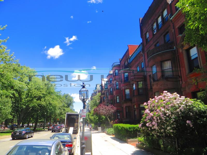 206 Commonwealth Ave, Back Bay