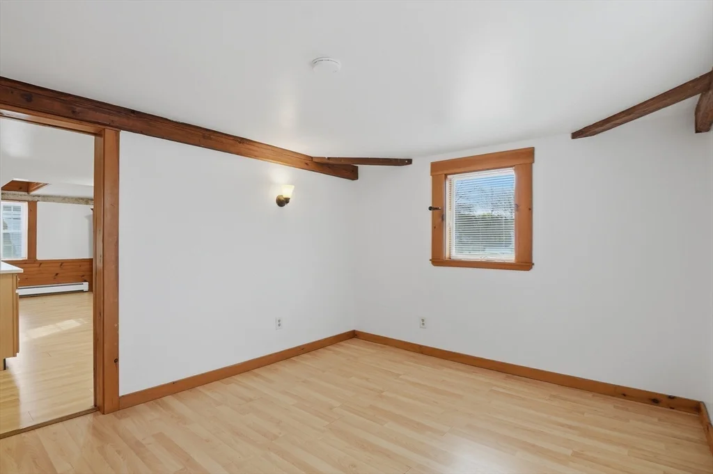 92 Main St, Hopkinton