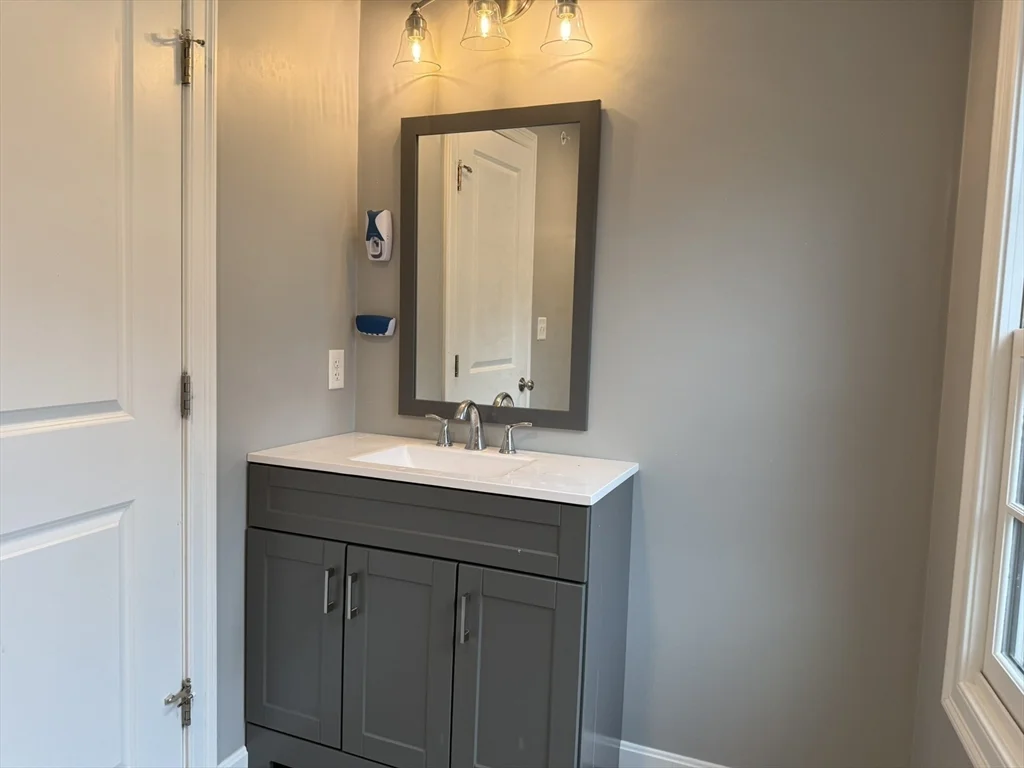 10 Leyden St, Plymouth