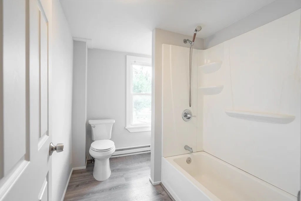 85 E Main, West Brookfield