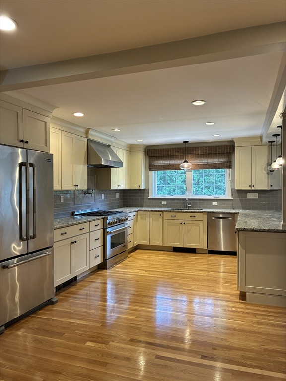 74 Munroe St, Belmont