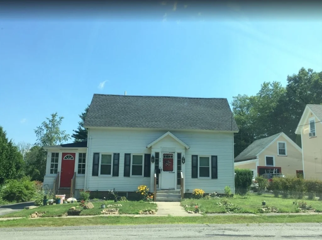 72 Ash St, Winchendon