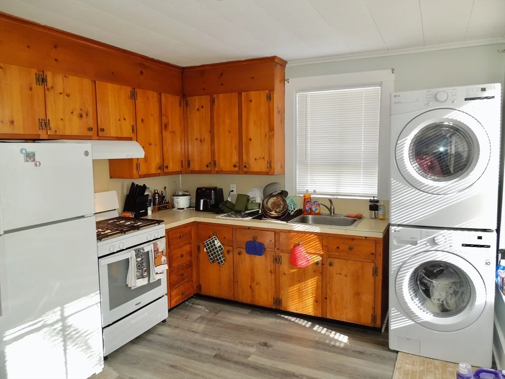 9 Brewster St, Plymouth