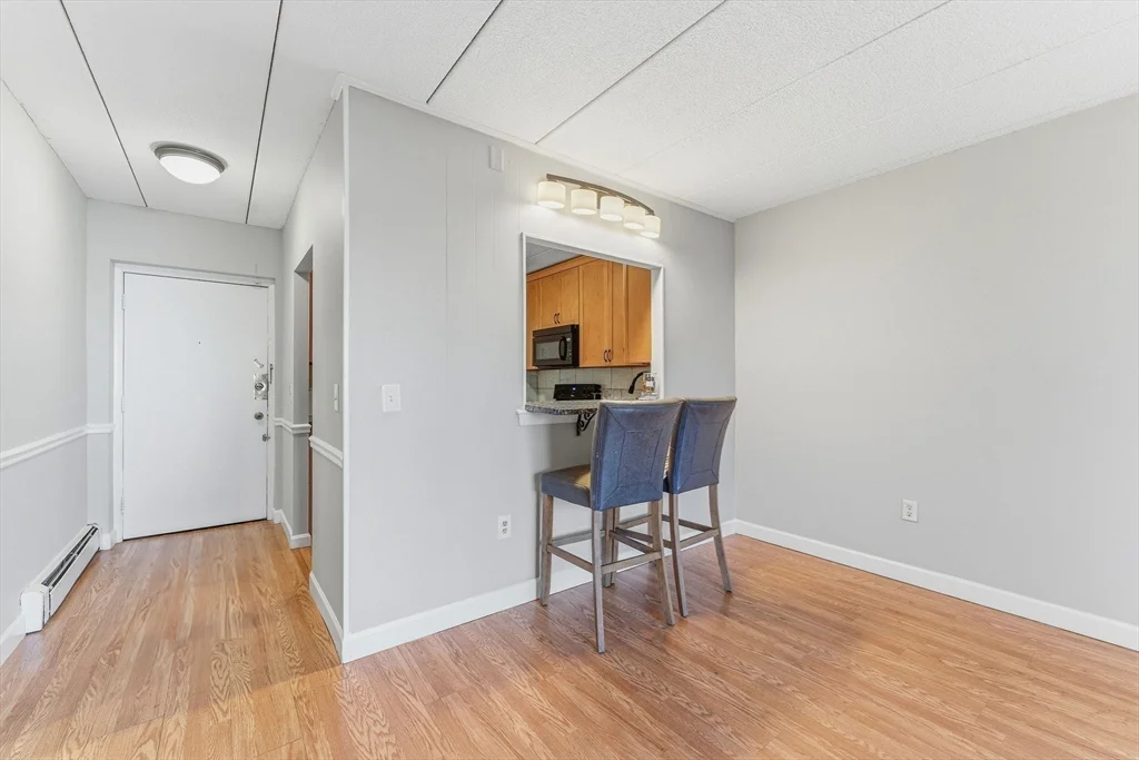 1011 Main St, Woburn