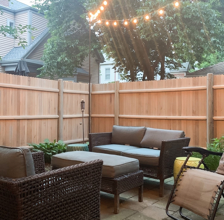 4 Banks St, Davis Square