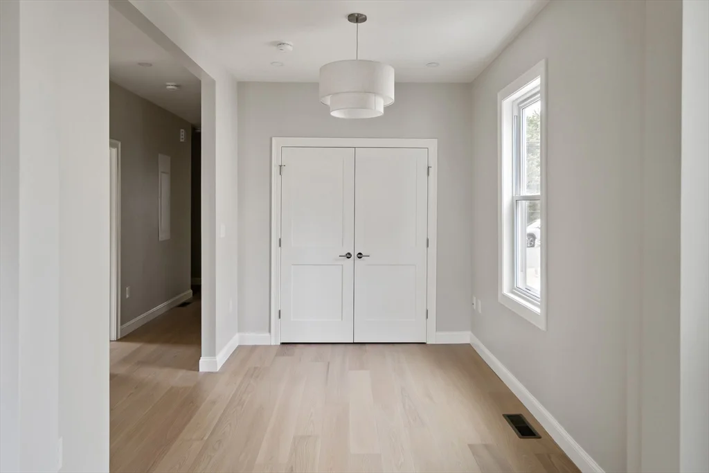 206 Byron St, East Boston