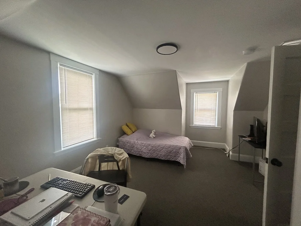 14 Cotting St, Medford