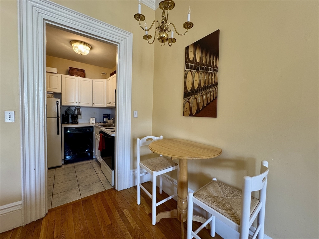 169 Beacon St, Back Bay