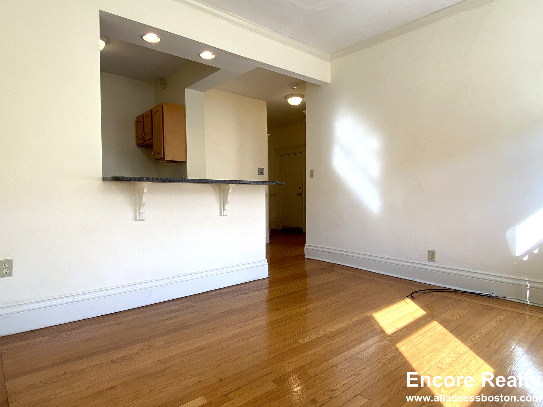 1 bed, 1 bath apartment for rent at 28 Queensberry St Unit 12, Fenway — photo 2 of 5