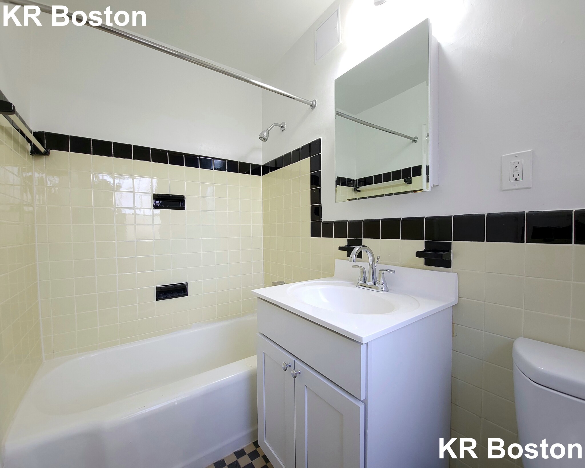1 bed, 1 bath apartment for rent at 28 Sherman Rd Unit 1, Chestnut Hill — photo 3 of 3