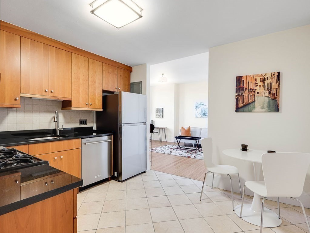 1 bed, 1 bath apartment for rent at 362 Commonwealth Ave Unit 5E, Back Bay — photo 4 of 6
