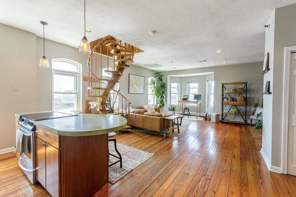 37 Winnisimmet St, Chelsea