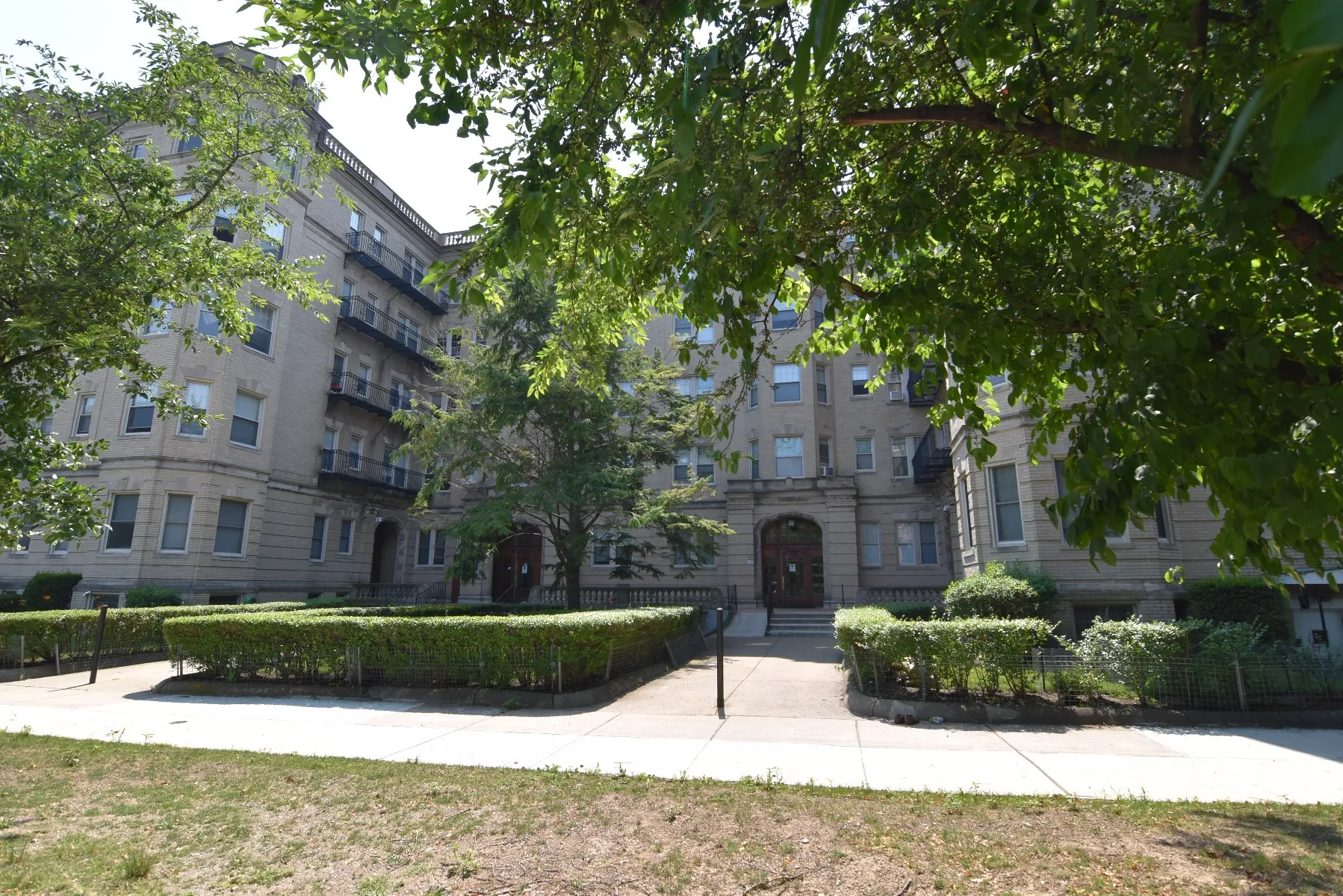 27 Park Dr, Fenway