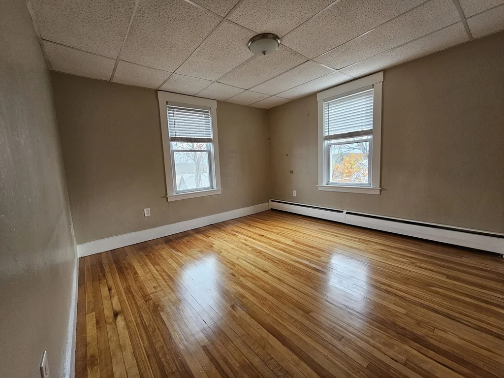333 Oak Hill Rd, Fitchburg