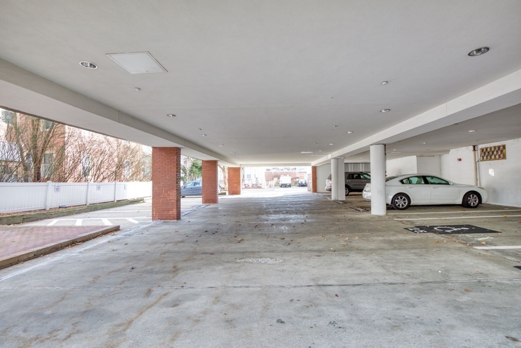 65 Beacon St, Somerville