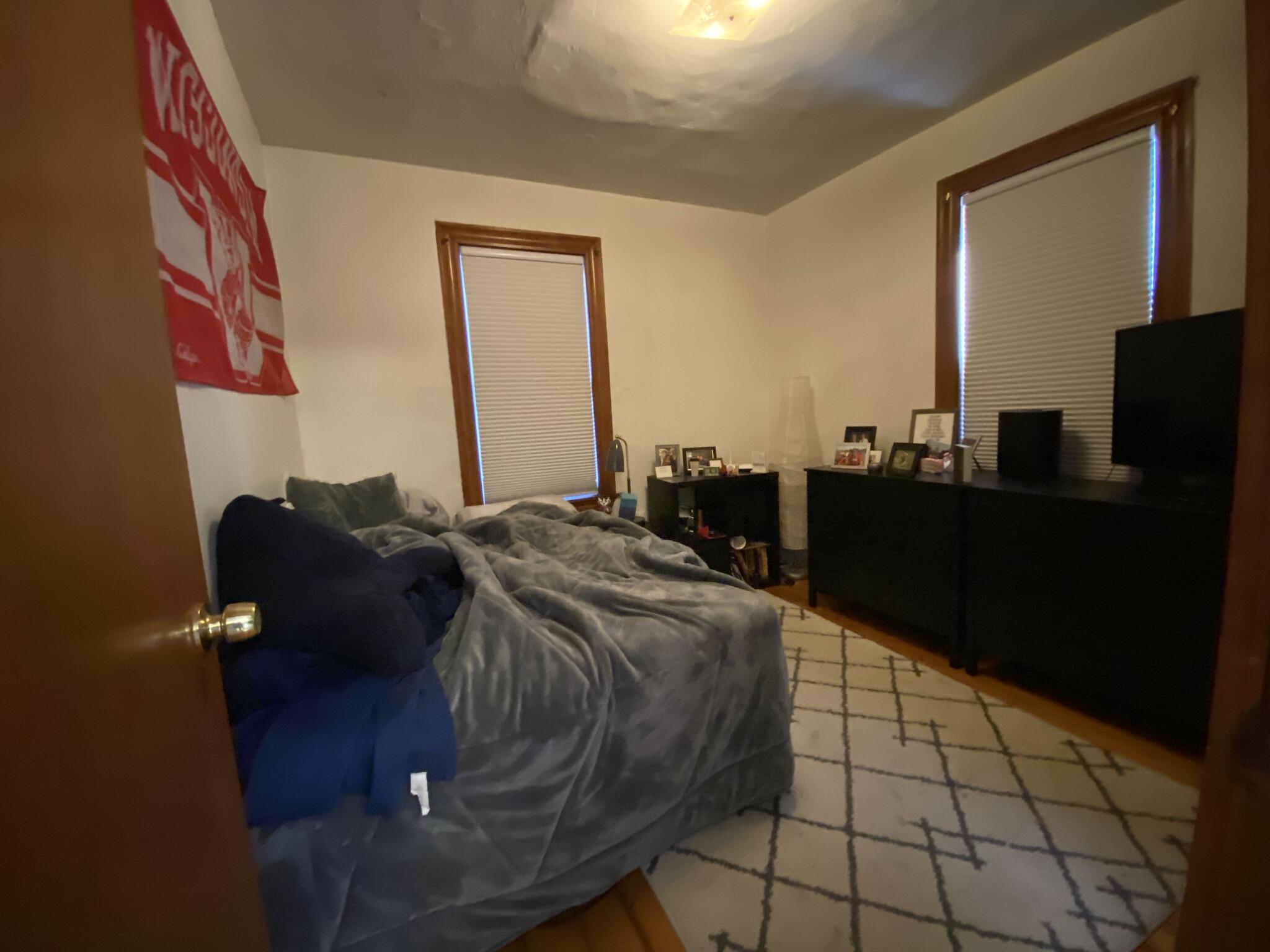 4 bed, 1 bath apartment for rent at 42 Jay St Unit 1, Central Square — photo 4 of 12