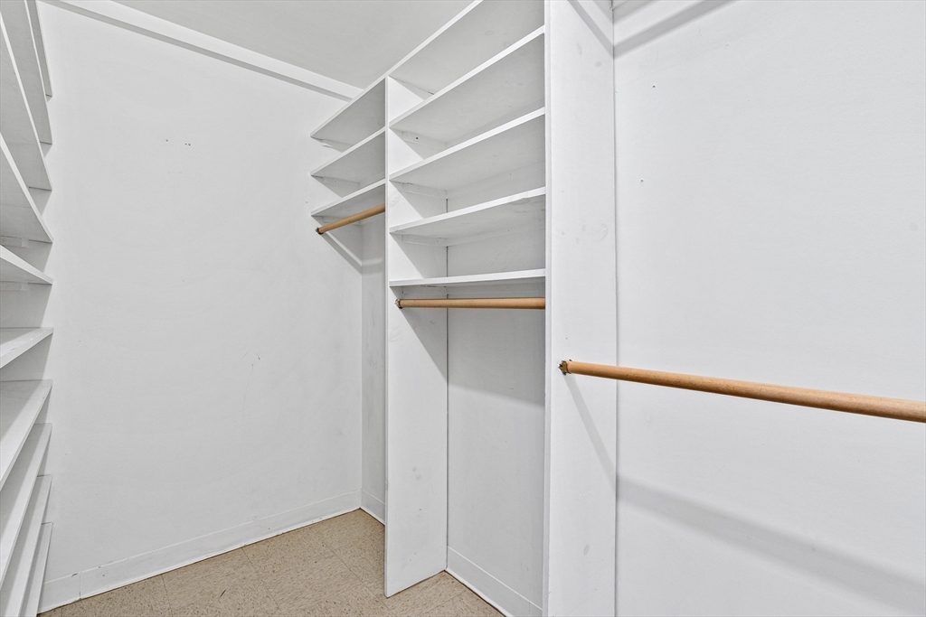 357 Commercial St, Waterfront