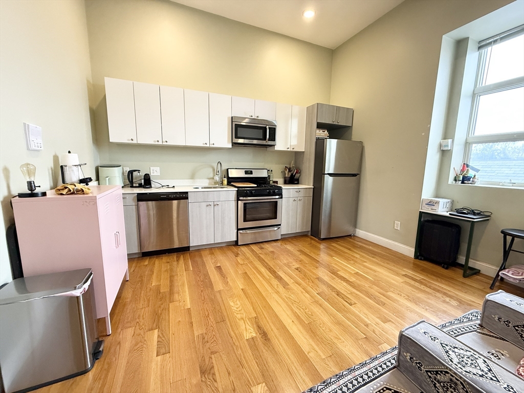 409 Dudley St, Roxbury