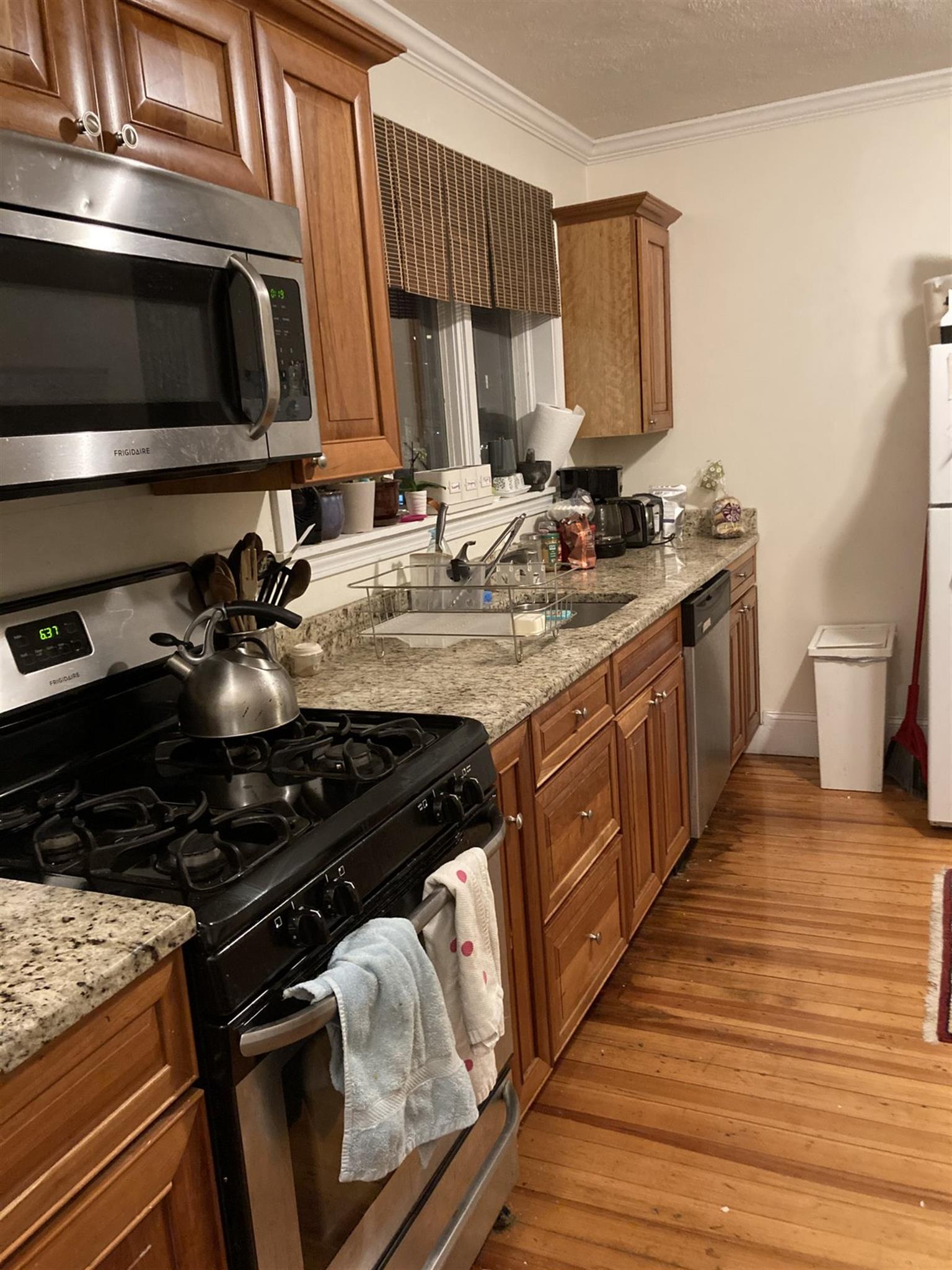 2.5 bed, 1 bath apartment for rent at 37 Edgar Ave Unit 3, Magoun Square