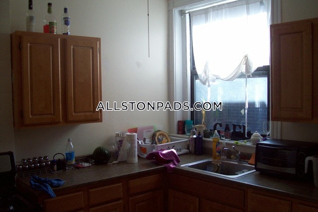 4 bed, 2 bath apartment for rent at 235.5 Harvard Ave Unit 5, Allston — photo 5 of 52