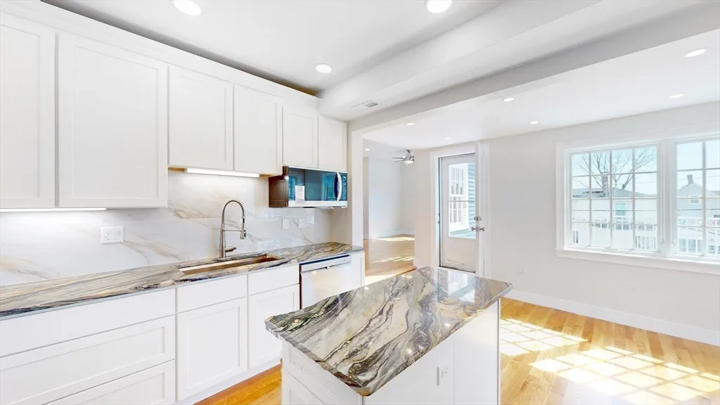 48 Rockwell St, Maplewood