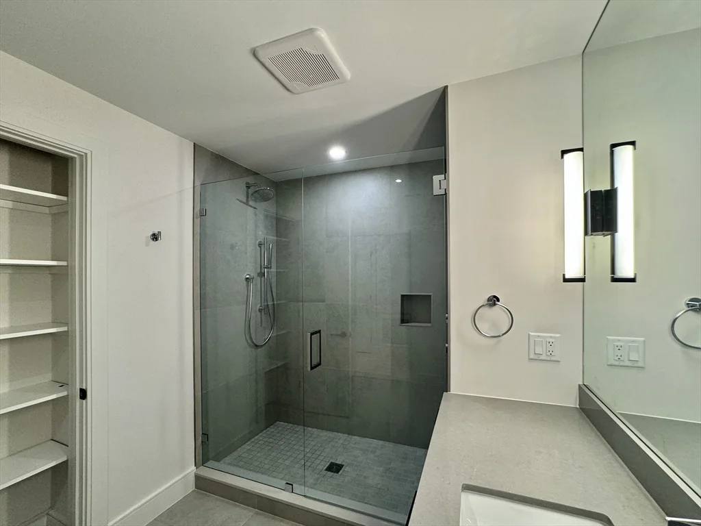 1 Nevins Hill Way, Brighton