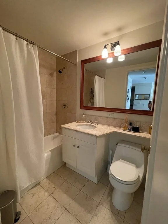 1 Avery St, Midtown