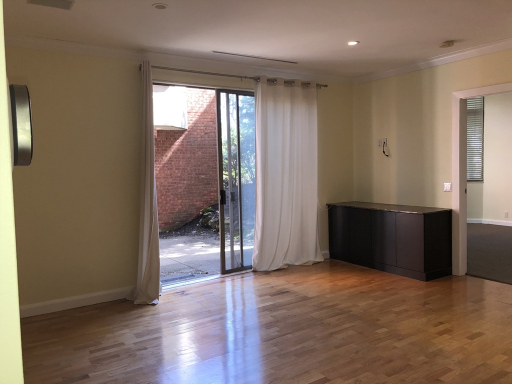99 Florence, Newton