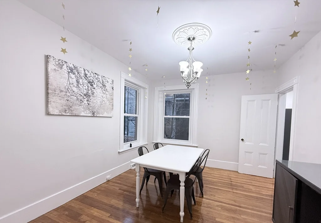 91 Walnut St, Brookline Village