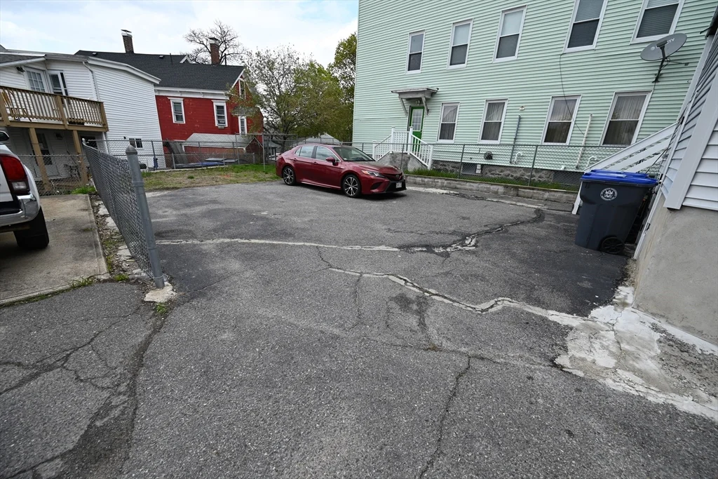 65 Lowell St, Methuen