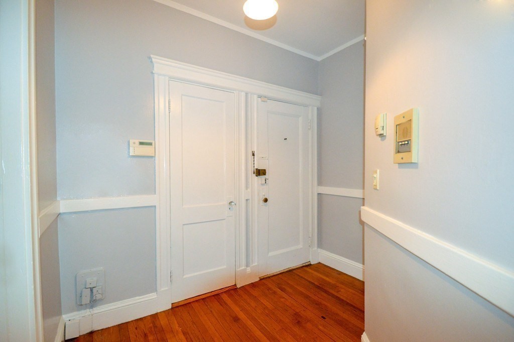 1840 Commonwealth Ave, Brighton