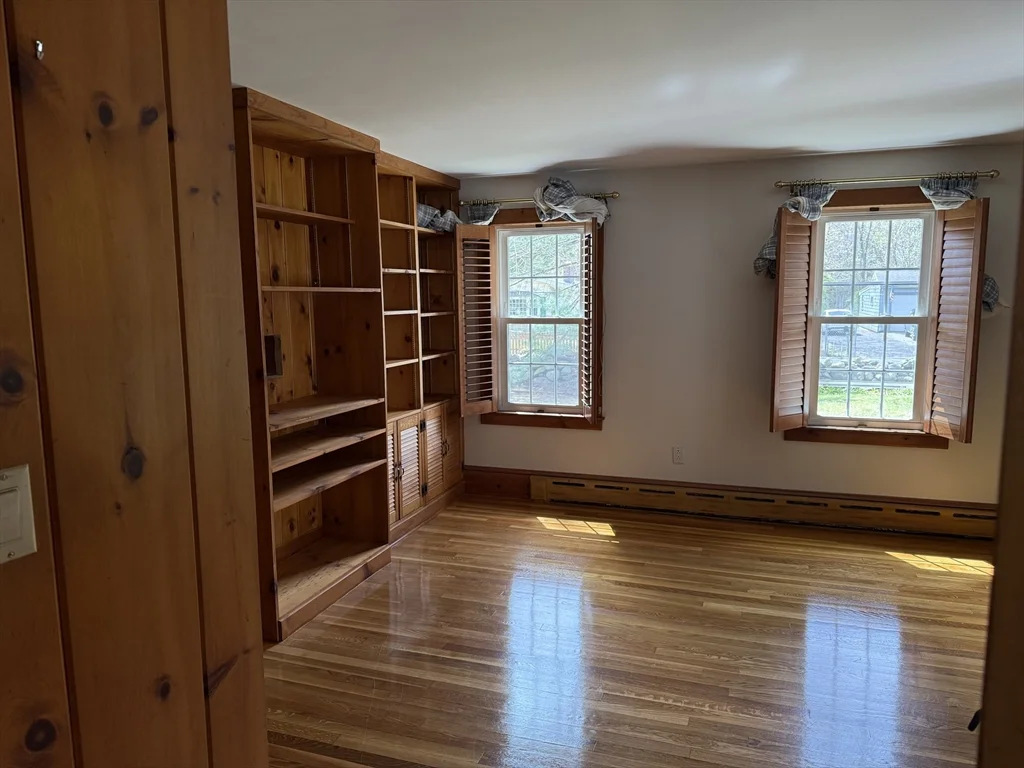 3 Crescent St, West Bridgewater