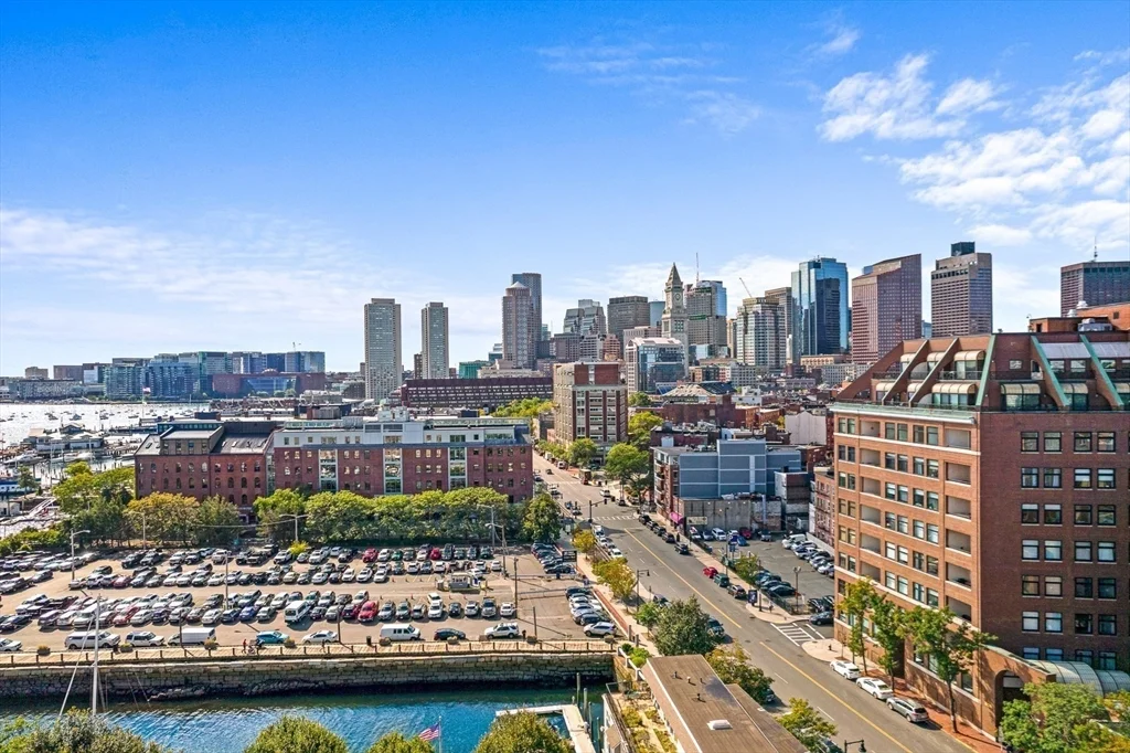 300 Commercial St, Waterfront