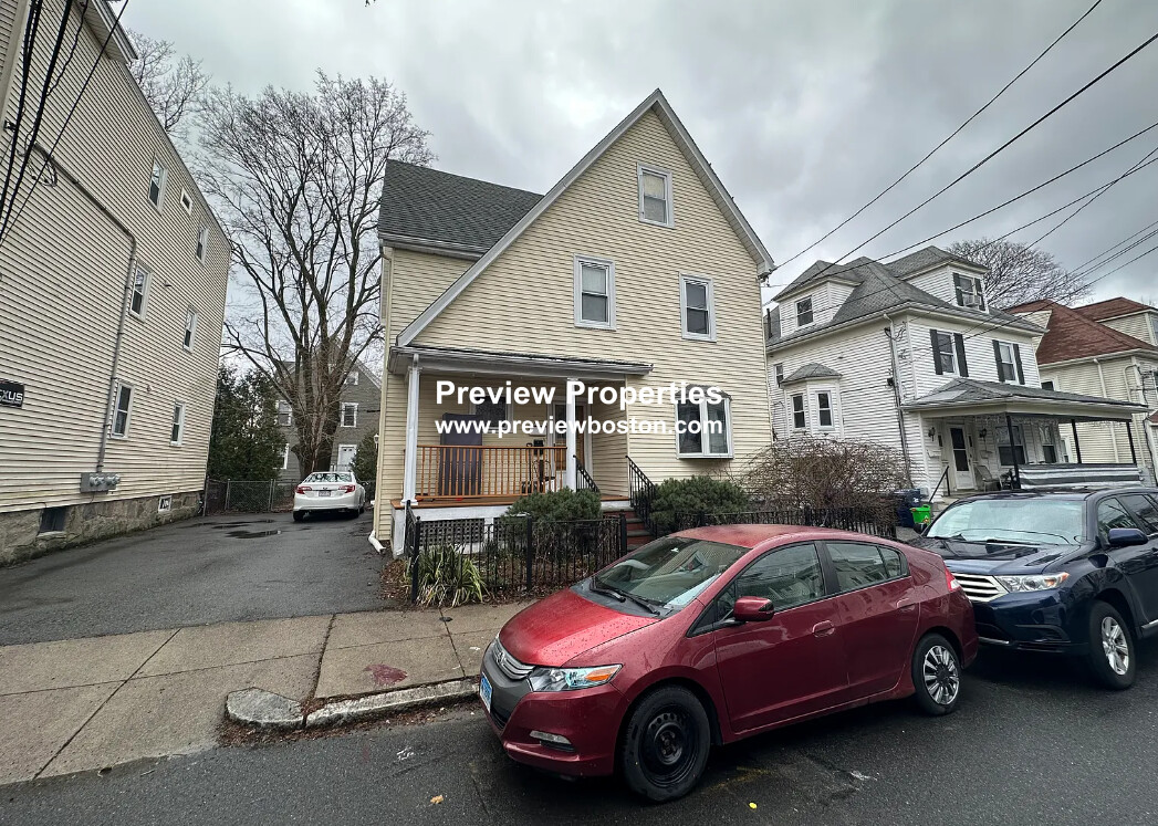 28 Montfern Ave, Oak Square