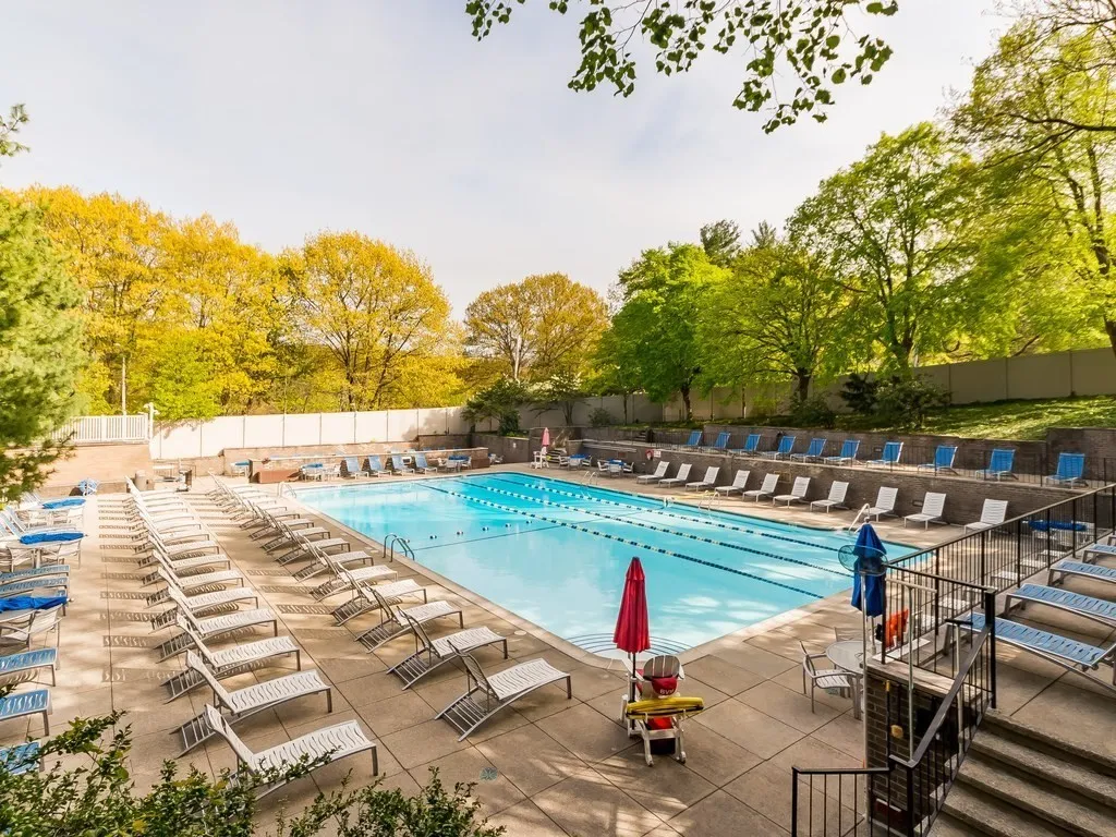 33 Pond Ave, Brookline Village