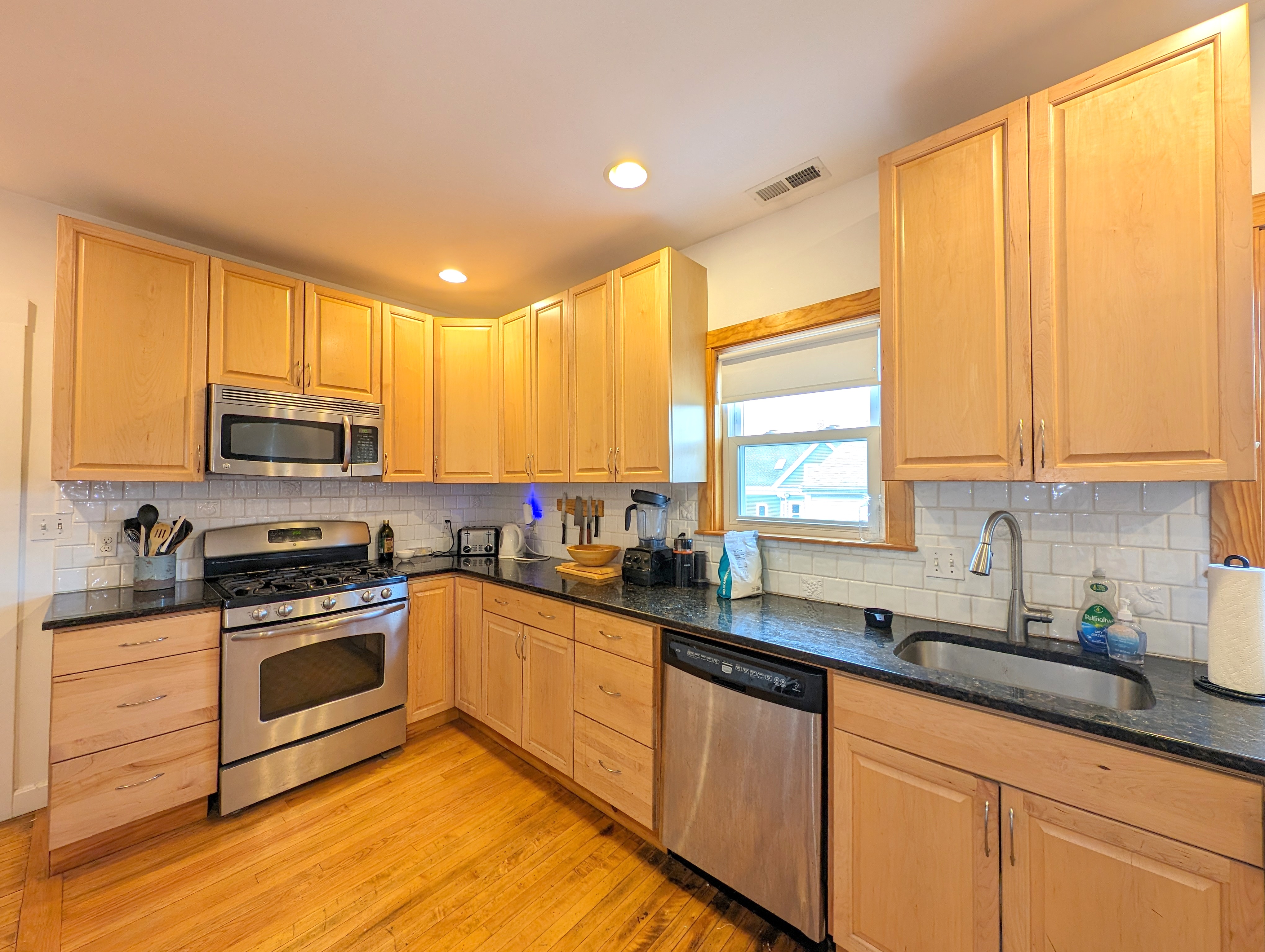 65 Medford St, South Medford