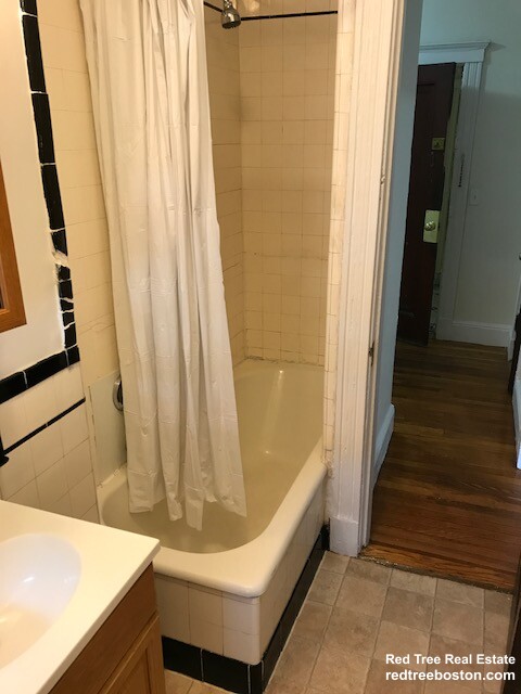 1800 Commonwealth Ave, Brighton