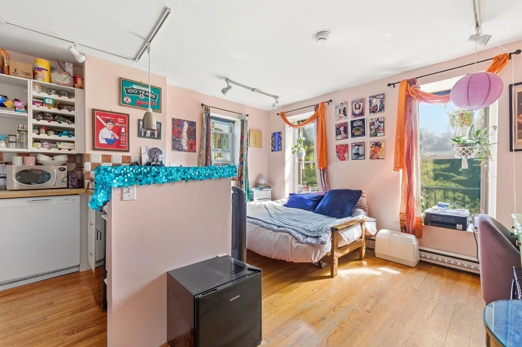3 Saint Charles St, South End